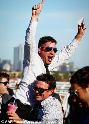 В Австралии прошли ежегодные лошадиные скачки на Кубок Мельбурна (27 фото)