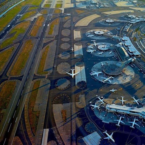 Аэропорты в серии снимков Джеффри Милштейна (12 фото)