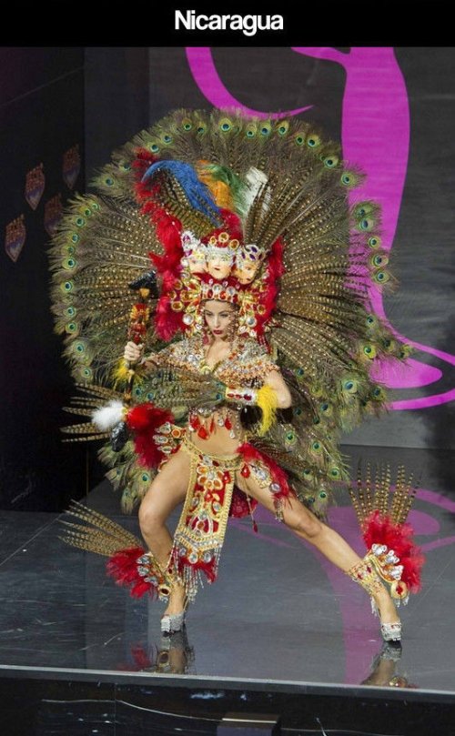 Участницы конкурса Мисс Вселенная 2013 в национальных костюмах (34 фото)