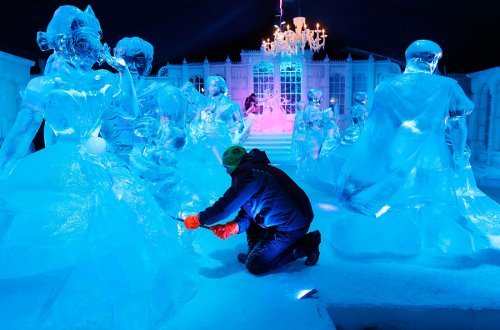 В Брюгге открылся Фестиваль снежных и ледяных скульптур (9 фото)