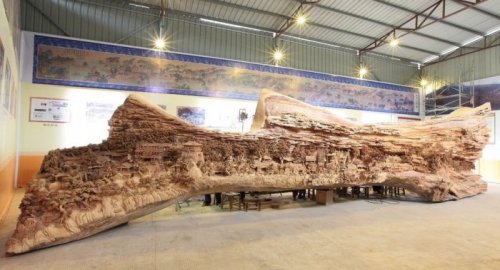 Крупнейшая в мире скульптура из дерева (9 фото)
