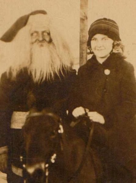Жуткие и страшные Санта-Клаусы из прошлого (20 фото)