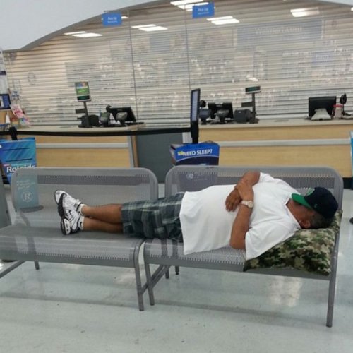 Мужчины, уставшие от шоппинга (39 фото)