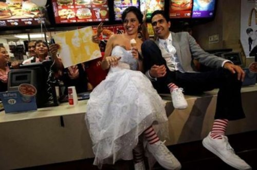 Свадьбы в ресторанах Макдональдс (24 фото)