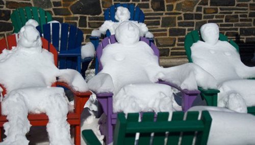 Снеговики и снежные бабы на любой вкус (31 фото)