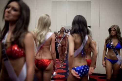 Закулисье конкурсов красоты Мисс Вселенная и Мисс США (34 фото)