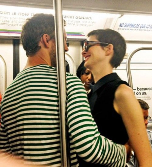 Знаменитости в метро (29 фото)