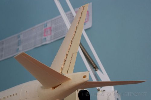 Бумажная модель Боинга 777-300ER в масштабе 1:60 (51 фото)
