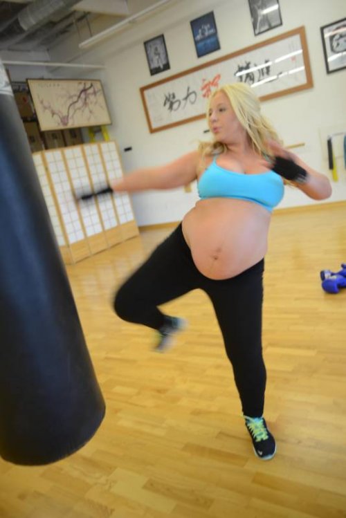 Кикбоксинг на 8-ом месяце беременности (18 фото + видео)