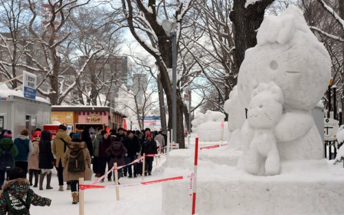 Зрелищные скульптуры на Фестивале снега в Саппоро (24 фото)