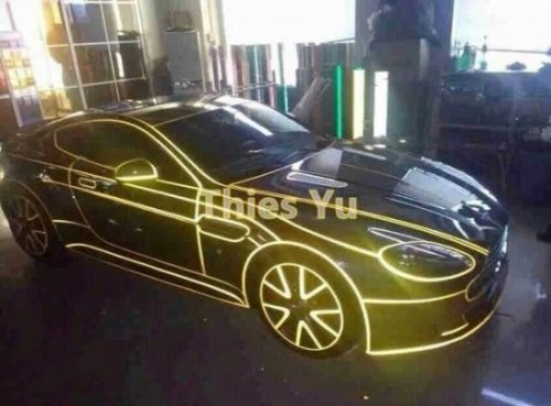 Новое увлечение в Китае: светоотражающие суперкары в стиле фильма Трон (10 фото)