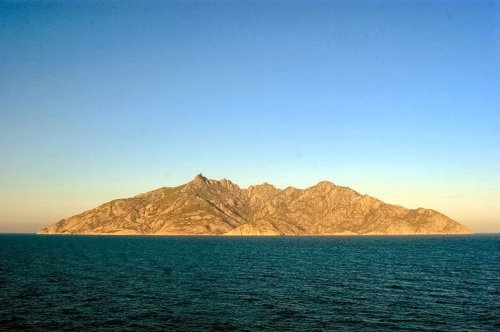 Остров Монтекристо (10 фото)