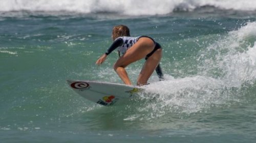 Серфингистка и бикини-модель Алана Бланчард (27 фото)