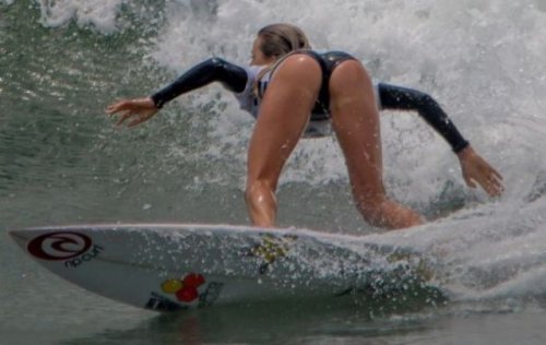Серфингистка и бикини-модель Алана Бланчард (27 фото)