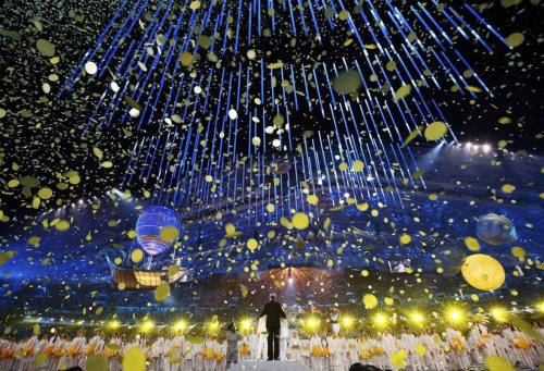 Самые яркие моменты церемонии закрытия Олимпиады в Сочи (12 фото)