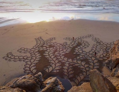 Великолепные рисунки на песке, созданные Андресом Амадором (25 фото)
