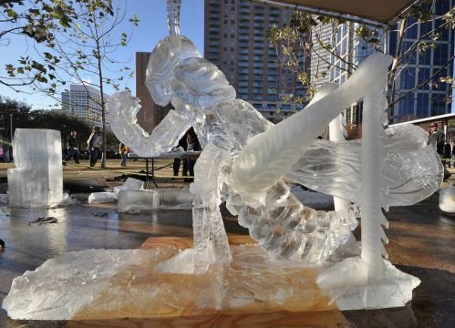 Восхитительные ледяные скульптуры (25 фото)