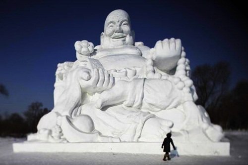 Потрясающие снежные скульптуры (25 фото)