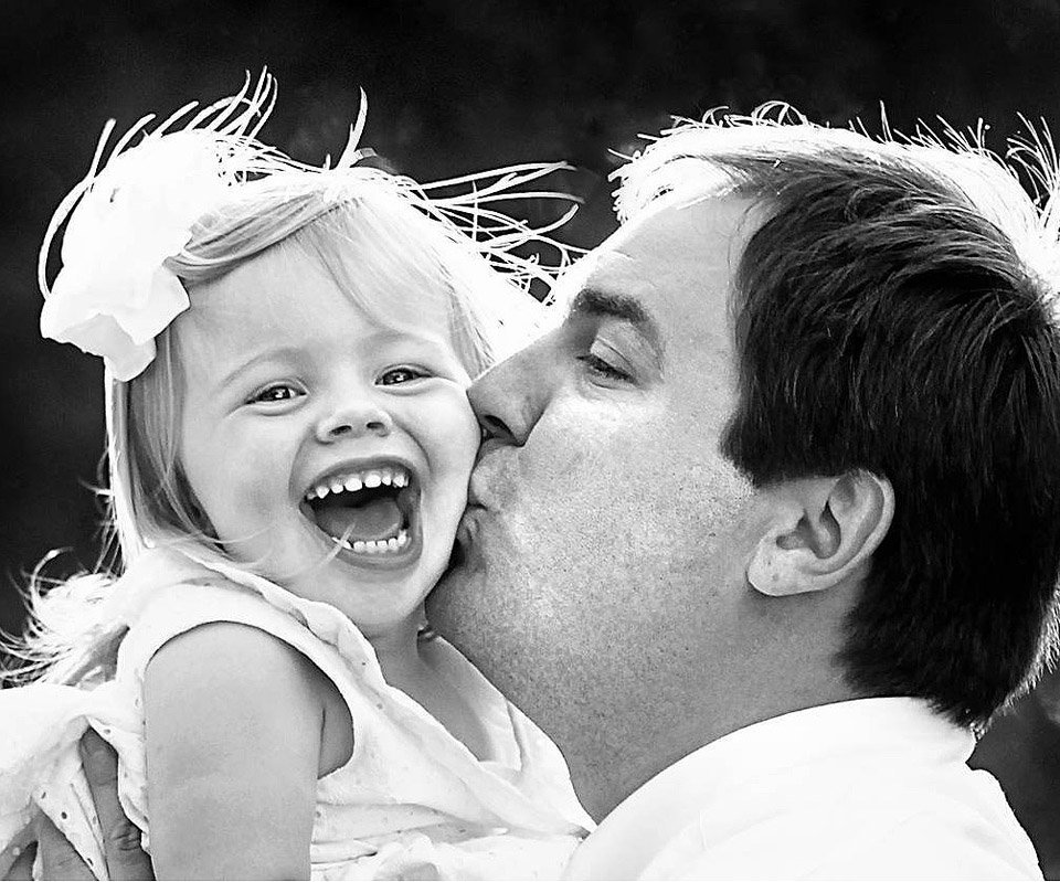 Любящие папы и их любимые дочки (27 фото)