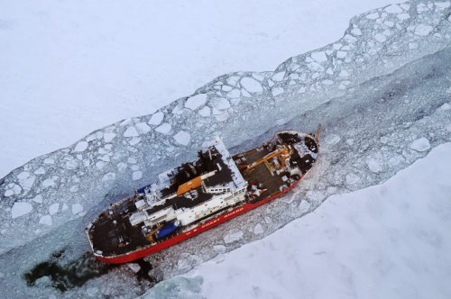 Великие озёра почти замёрзли первый раз за 20 лет (11 фото)