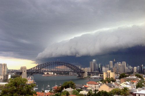 Штормовая туча над Сиднеем (12 фото)