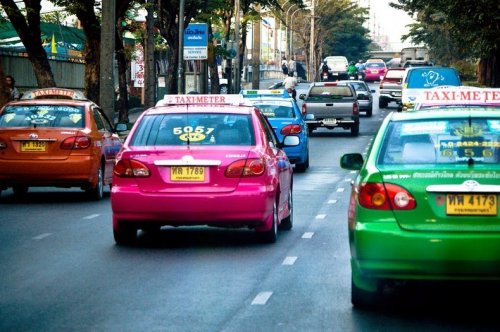 Разноцветные такси Бангкока (9 фото)