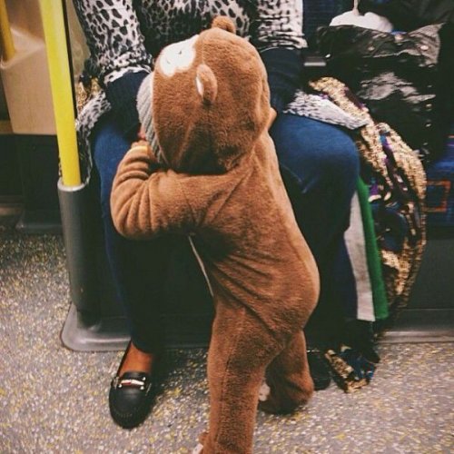 Странные пассажиры лондонского метро (27 фото)