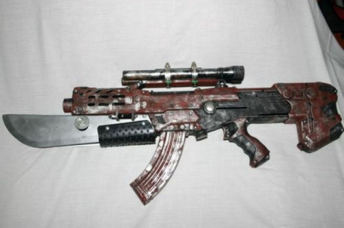 Идеальное оружие в случае зомби-апокалипсиса (33 фото)