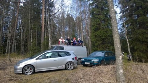 Славянские корточки покоряют финскую молодёжь (20 фото)