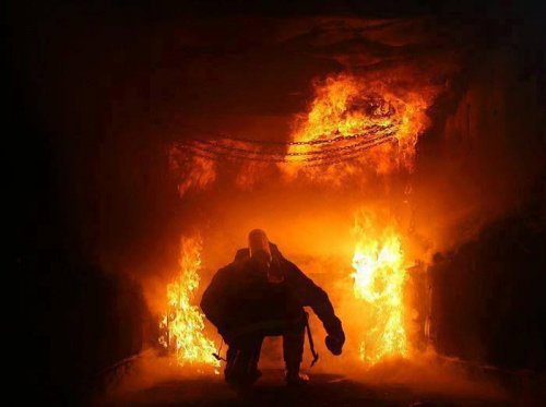 Пожарные: отважные люди, спасающие людей (24 фото)