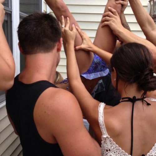 Девушки вверх ногами и пивная забава американских студентов (28 фото)