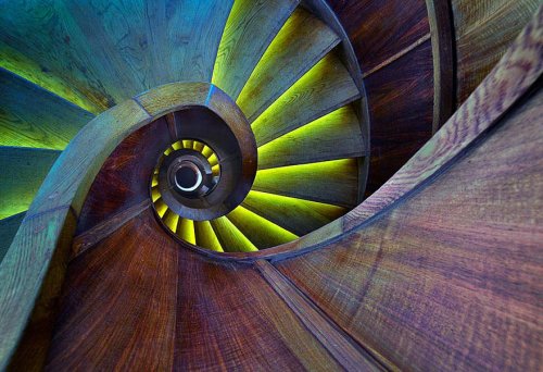 Потрясающие снимки винтовых лестниц (29 фото)
