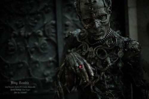 Потрясающий костюм зомби (15 фото)