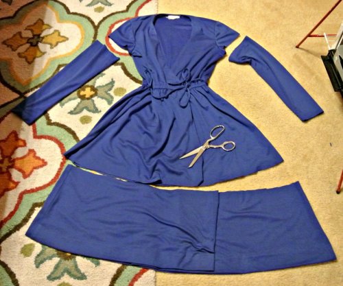 Элегантные платья из одежды сэконд-хэнд (17 фото)