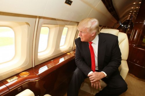 Внутри частного самолёта Дональда Трампа (12 фото)