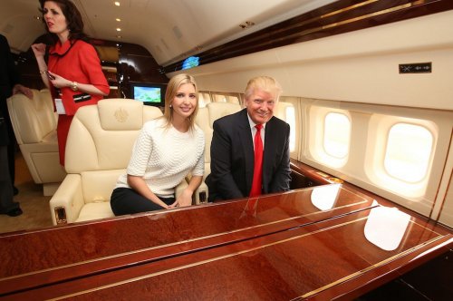 Внутри частного самолёта Дональда Трампа (12 фото)