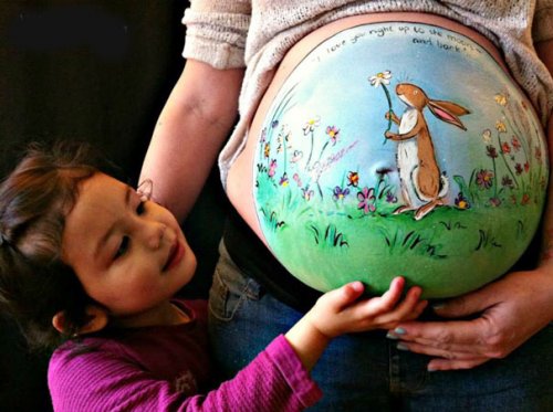 Художница разрисовывает животики беременных женщин (24 фото)