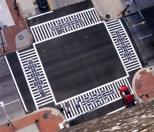Самые необычные "зебры" на пешеходных переходах (22 фото)