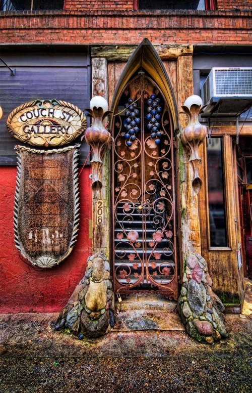 Самые необычные и красивые двери мира (29 фото)