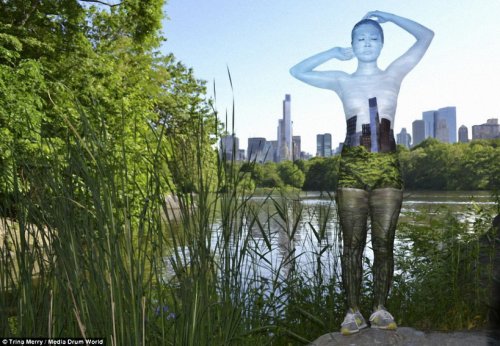 Слияние с окружающим миром: арт-проект художника по телу Трины Мерри (14 фото)