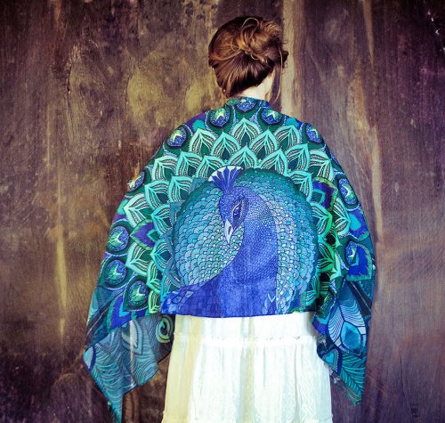 Оригинальные платки-крылья от Розы Хамитовой (13 фото)