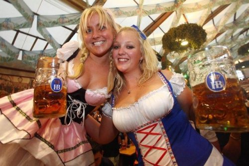 Пиво и девушки на фестивале Октоберфест-2014 (28 фото)