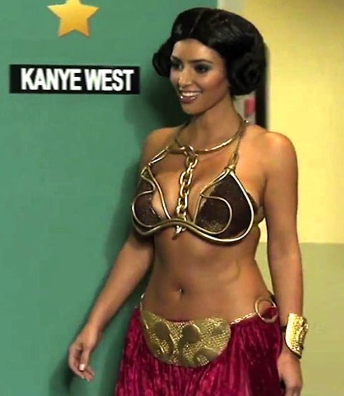 Топ-10 самых сексуальных нарядов Ким Кардашян к Хэллоуину
