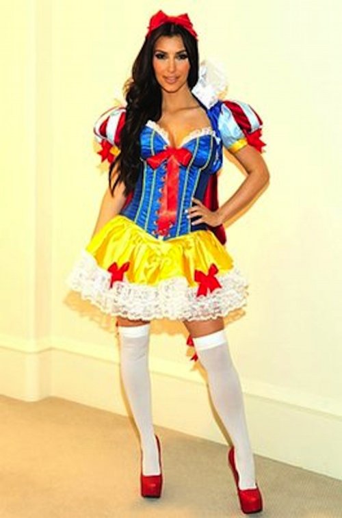 Топ-10 самых сексуальных нарядов Ким Кардашян к Хэллоуину