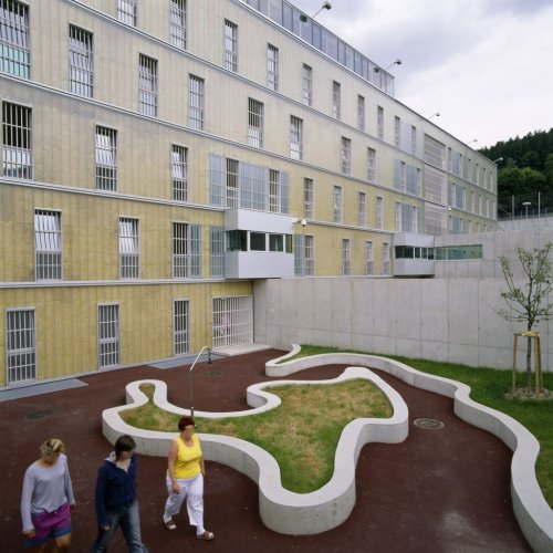 Роскошные тюрьмы, которые вас поразят (18 фото)