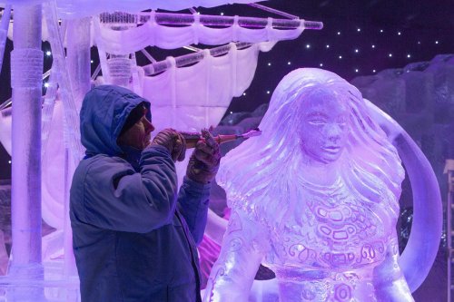 Сказочные ледяные скульптуры на фестивале в Антверпене (12 фото)