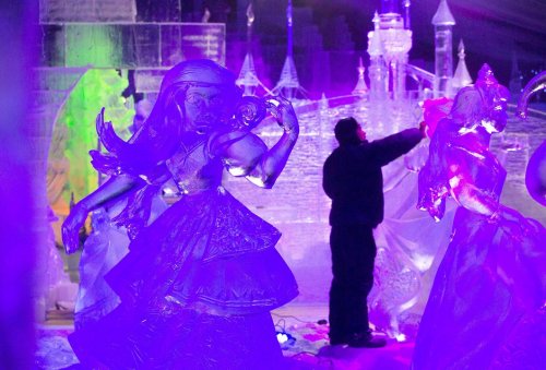 Сказочные ледяные скульптуры на фестивале в Антверпене (12 фото)