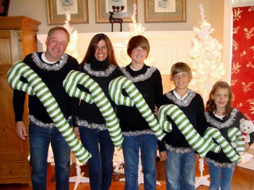 Самые нелепые и уродливые свитеры к Новому году (20 фото)