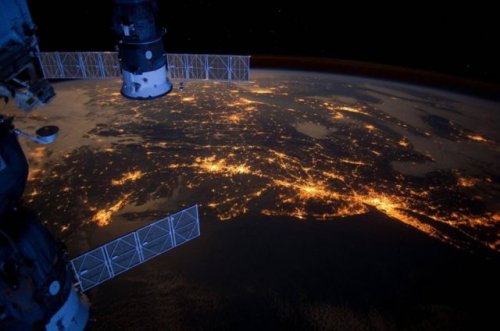 Впечатляющие фотографии нашей планеты с высоты 300 километров (59 фото)