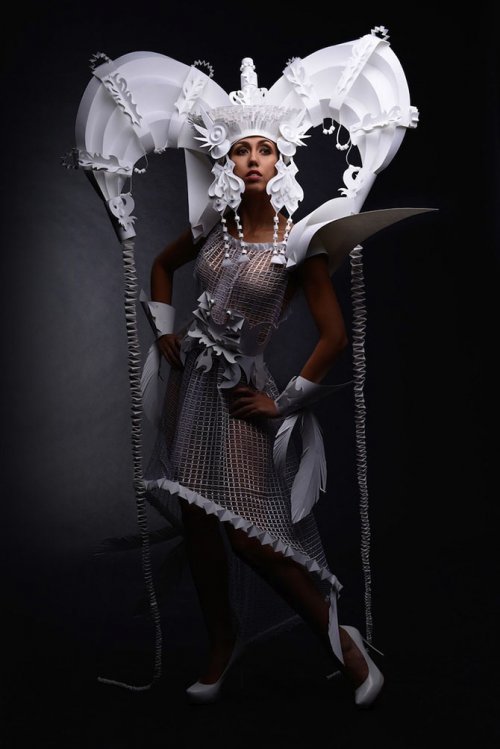 Восточные костюмы, созданные из бумаги художником Асей Козиной (14 фото)